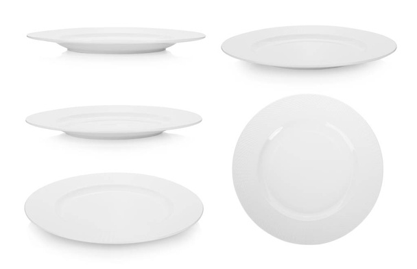 коллекция белой тарелки на белом фоне - Фото, изображение
