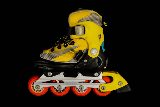 Botte de patinage en plastique coloré vintage en ligne - Photo, image