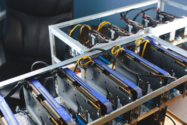 Farm graphics cards for mining crypto currencies  - Foto, Bild