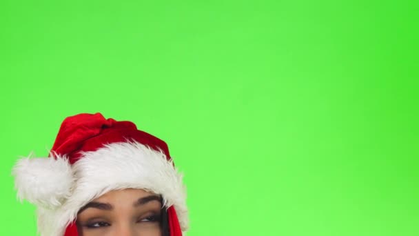 Куповані постріл очі щаслива дівчина Різдво, дивлячись на копію простір - Кадри, відео