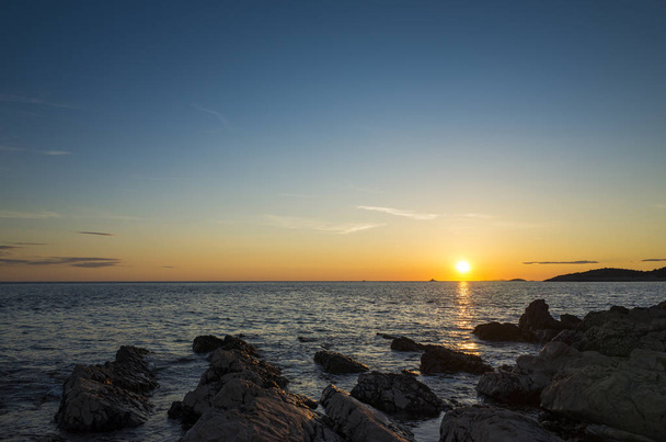 Kaunis auringonlasku Adrianmerellä Kroatiassa Euroopassa
. - Valokuva, kuva