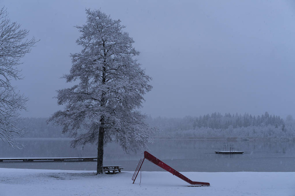 χειμερινό τοπίο λίμνης - Katrineholm Σουηδία  - Φωτογραφία, εικόνα