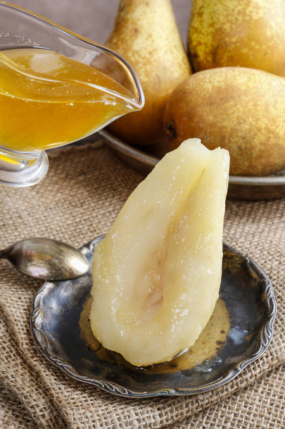 Pear with honey. Healthy dessert - Фото, изображение