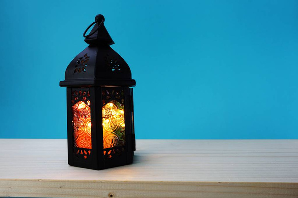 vintage candle light on wooden space background - Foto, Bild