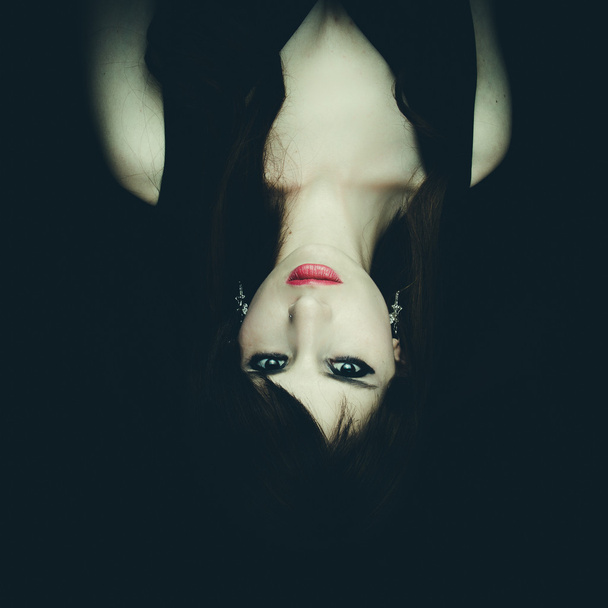 Horror Scene of a Woman Possessed, upside down - Valokuva, kuva