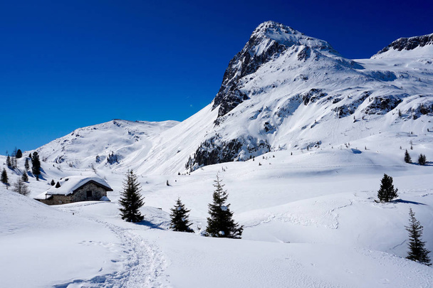 Pic de neige Montagne Paysage soleil en hiver
 - Photo, image