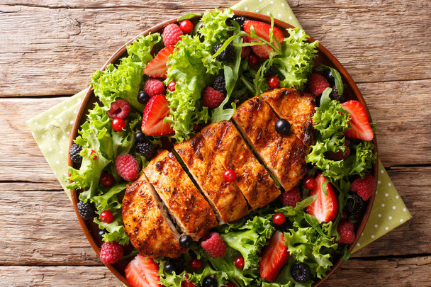 Summer healthy salad of grilled chicken breast, fresh berries, l - Photo, Image