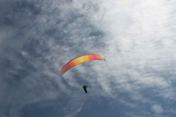 Paragliders in the Peak District, UK, taken in June 2018 - Photo, image