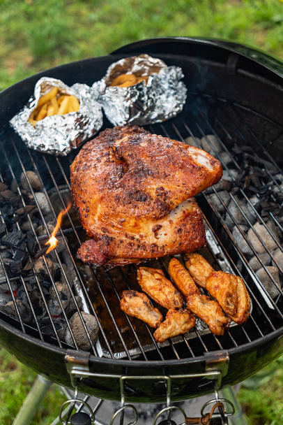 tasty grilled turkey, close up - Foto, immagini