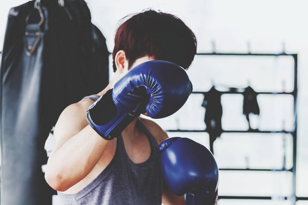 Sportman with boxing gloves - Foto, Imagem
