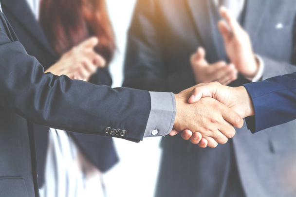 Handshake of business partners - Foto, imagen