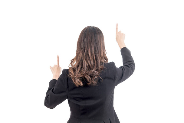 Επιχειρήσεων γυναίκα αγγίζοντας την οθόνη με το δάχτυλό της απομονωθεί σε λευκό - Φωτογραφία, εικόνα