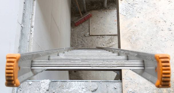 Edificio con casa en construcción - Escaleras al primer piso - Países Bajos
 - Foto, Imagen