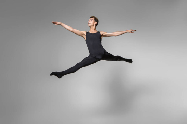 bell'artista di balletto
 - Foto, immagini