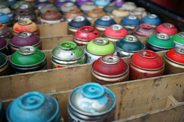 pintura colorida aerosol latas
 - Foto, imagen