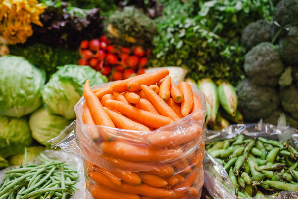 морква на мексиканському ринку в мові холула
 - Фото, зображення