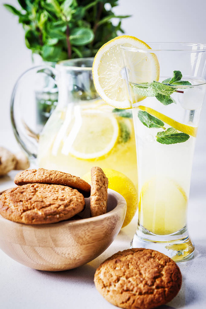 close up of glass of homemade lemonade - Foto, Imagen