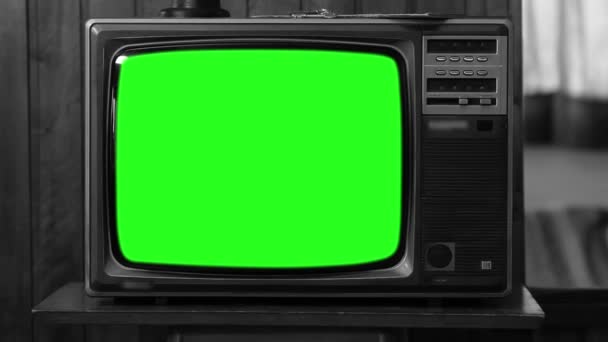 1980er Jahre Fernsehen grüne Leinwand. Schwarz-Weiß. Vergrößern. bereit, Green Screen durch beliebiges Filmmaterial oder Bild zu ersetzen. Sie können dies mit dem Keying-Effekt (Chroma-Schlüssel) in Adobe nach Effekten oder anderen Videobearbeitungsprogrammen tun. Voll hd. - Filmmaterial, Video