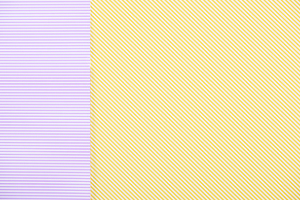 abstrakter Hintergrund mit gelben und lila Streifen - Foto, Bild