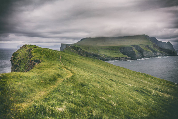 Mykines, Feröer-szigetek, kerti ösvény-hoz világítótorony - Fotó, kép