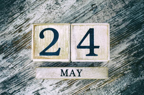 деревянный календарь с датой 24 мая - Фото, изображение