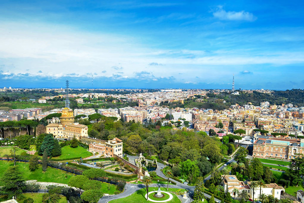 Rome, Italy with Vatican city. Famous Saint Peter's Square in Vatican and aerial view of the city with building and ancient cityscape. - Φωτογραφία, εικόνα
