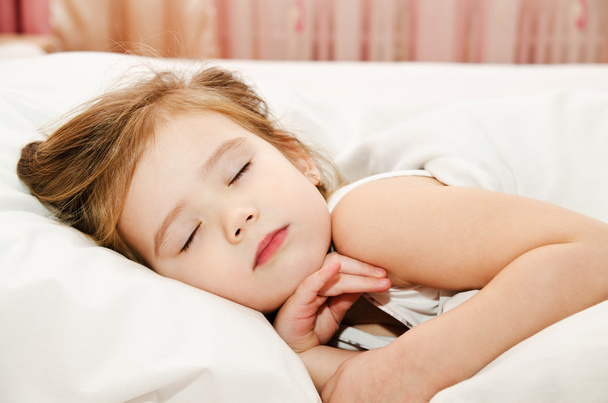 Little girl sleep in the bed - Foto, Imagem