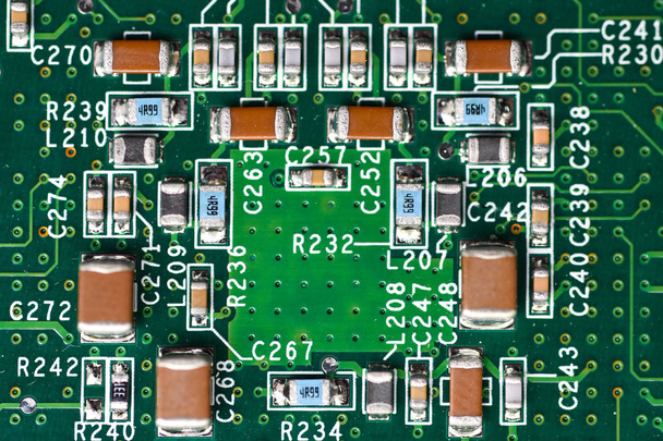 Mikrochips, Radioelemente, Prozessor auf der elektronischen Platine, Motherboard - Foto, Bild
