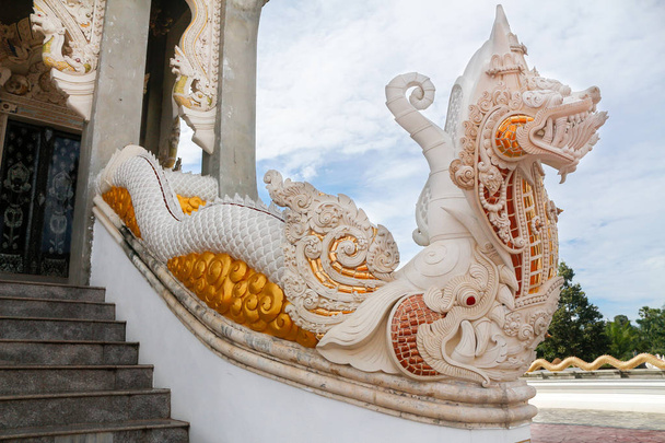 Templo Arte Indo-Tailandesa Wat Thung Si grande Naga Punpin Surat Thani Tailândia
 - Foto, Imagem