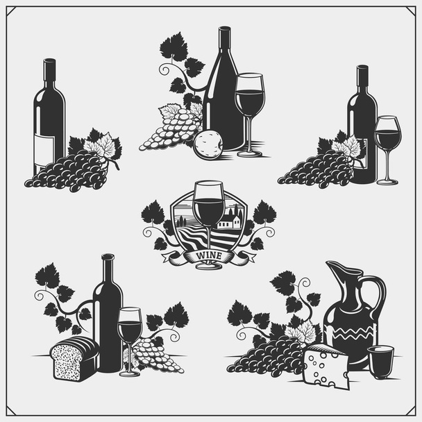 Collection of Wine shop vintage emblems, labels, badges and design elements. - Vector, Imagen