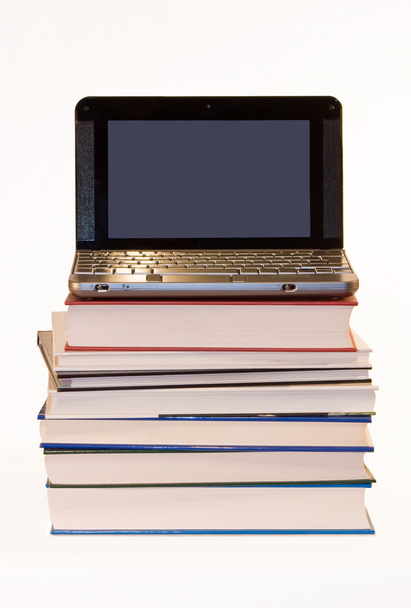 Libro e laptop
 - Foto, immagini