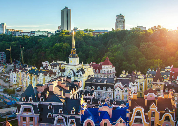 Κίεβο. Ουκρανία. Κίεβο χρωματιστά σπίτια στο τμήμα Vozdvizhenka - Φωτογραφία, εικόνα