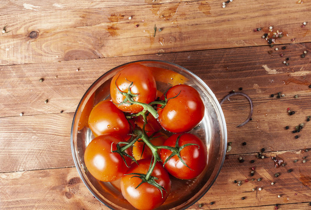 Fresh fragrant tomatoes in water. Delicious and raw food. Healthy food. Vegetable and natural dishes. Clean food. - Foto, Imagem