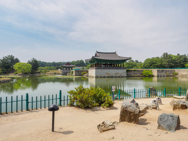 Donggung Palace y Wolji Pond en Gyeongju, Corea del Sur
 - Foto, imagen