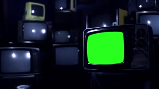Stare Tv Green Screen. Gotowy, aby zastąpić zielony ekran z dowolnego materiału lub obraz, który ma. Można to zrobić z efektu Kluczowanie (Chroma Key) w Adobe After Effects lub inne oprogramowanie do edycji wideo.  - Materiał filmowy, wideo