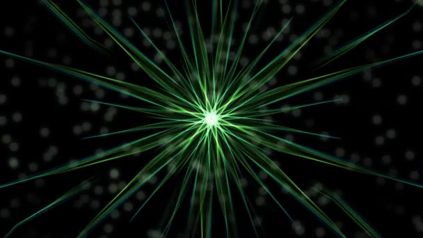 Mandala video met bokeh lichten, samengesteld door draaiende groene stralen op zwarte achtergrond - Video