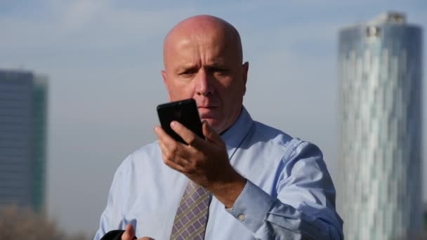 Handsome Businessman Use Mobile Phone Talking Business Outside Office Building. - Imágenes, Vídeo