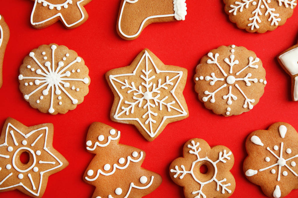 Tasty homemade Christmas cookies on color background, top view - Фото, зображення