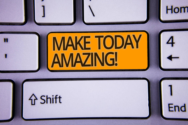 Escritura de texto a mano Make Today Amazing Motivational Call. Concepto significado Momento Productivo Especial Optimista Color plata pulido teclado moderno ordenador con botón de flecha amarilla
 - Foto, imagen