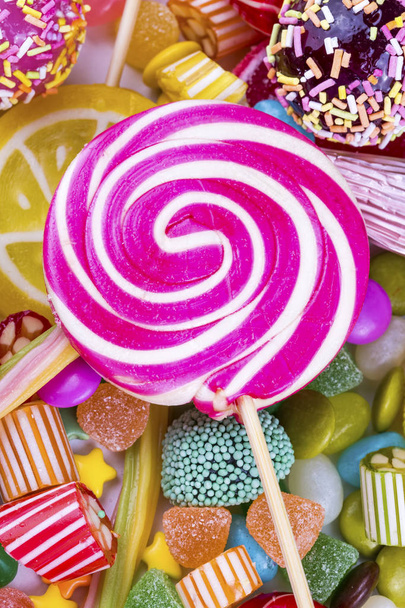 Coloridos caramelos fondo de postre
 - Foto, imagen