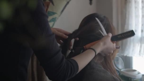 Japanilainen nainen saada hiukset suoristettu salonki, 50p
. - Materiaali, video