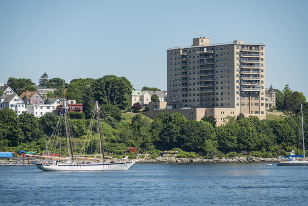 Näkymä Portland Harbor kanssa horisonttiin Maine, USA
 - Valokuva, kuva