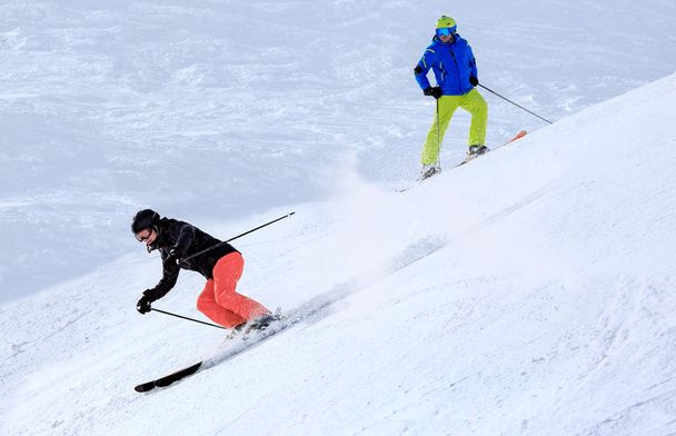 Een ski-stuurprogramma op de PISTEMAKERS in Alpen - Foto, afbeelding