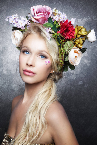 Portrait of girl with flower crown - Zdjęcie, obraz