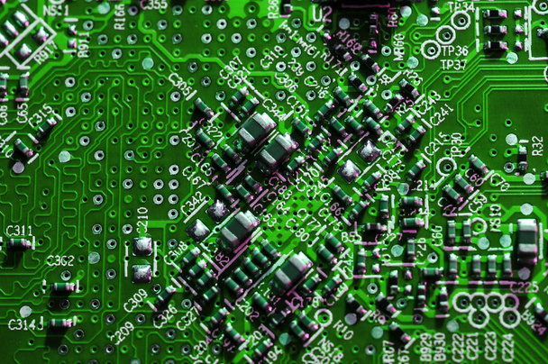 elektronische Bauteile auf einer Computergrafikkarte. Nahaufnahme - Foto, Bild