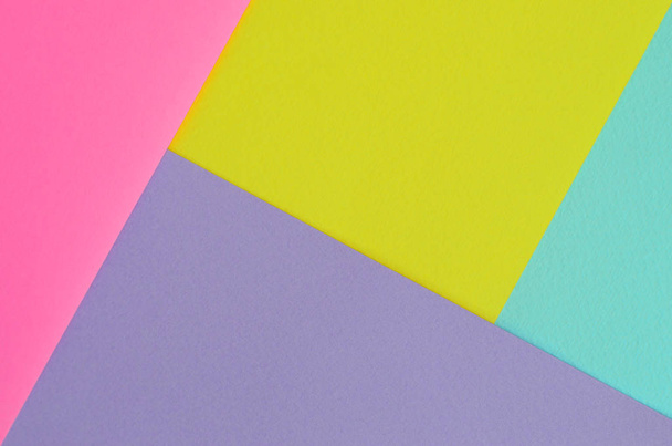 Textur Hintergrund der Mode Pastellfarben. rosa, violett, gelb und blau geometrische Musterpapiere. minimaler Abstrakt. - Foto, Bild