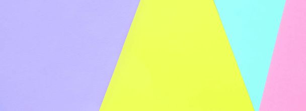Текстура фона моды пастельные цвета. Бумаги розового, фиолетового, желтого и синего цвета. минимальная абстракция
. - Фото, изображение