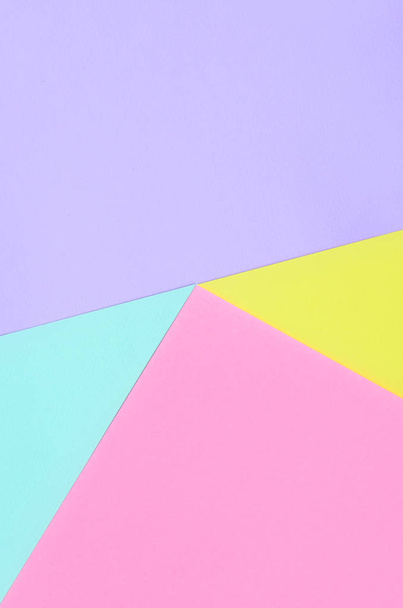 ファッション パステル カラーのテクスチャ背景。ピンク、紫、黄、青の幾何学的なパターン ペーパー。最低限要約. - 写真・画像