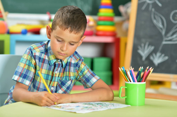 little boy drawing with pencil - Foto, Imagem