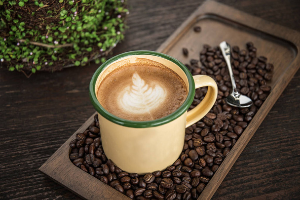 Káva latte se kávová zrna - Fotografie, Obrázek